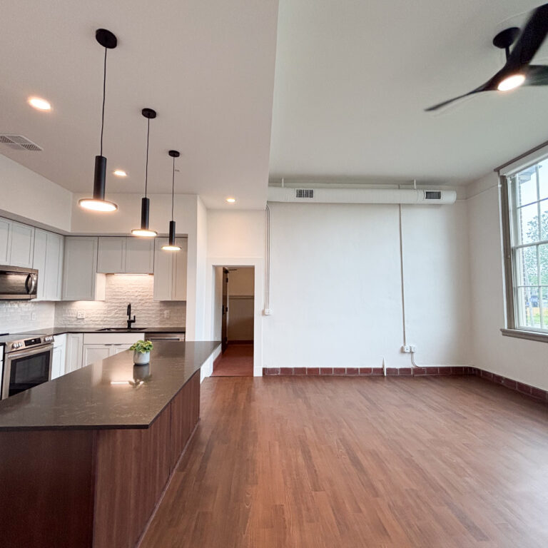 Hawthorne 208-8